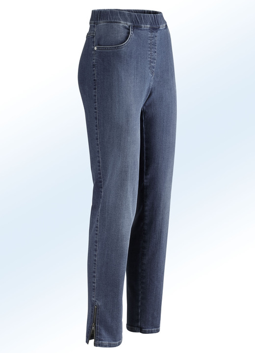 Jeans - Magic-Jeans mit hohem Stretchanteil, in Größe 019 bis 058, in Farbe DUNKELBLAU Ansicht 1
