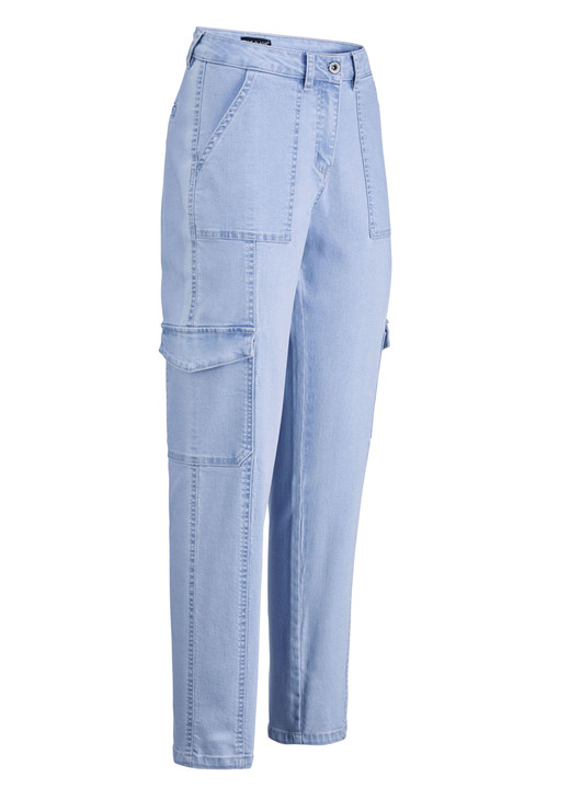 Hosen mit Knopf- und Reißverschluss - Knöchellange Cargojeans, in Größe 017 bis 050, in Farbe HELLBLAU Ansicht 1