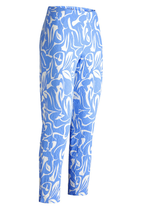 - Hose in 7/8-Länge und aktueller Dessinierung - Hose in 7/8-Länge und aktueller Dessinierung, in Größe 018 bis 052, in Farbe AZURBLAU-ECRU