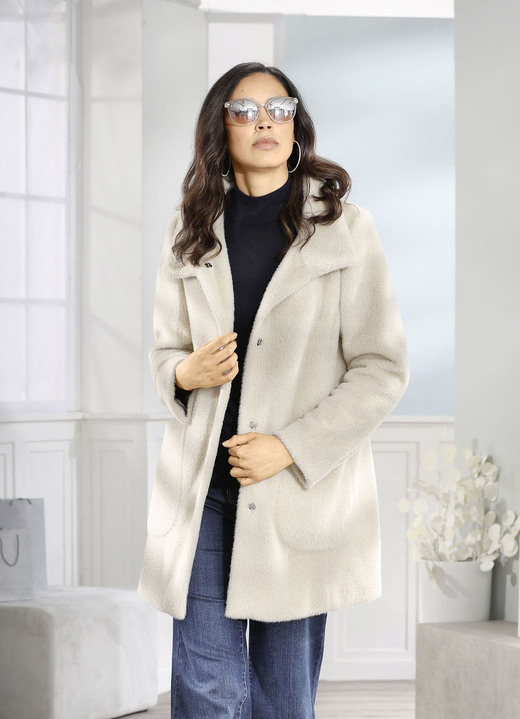 Winterjacken - Jacke mit aparter Kragenlösung Winterjacken - Jacke mit aparter Kragenlösung, in Größe 036 bis 052, in Farbe BEIGE