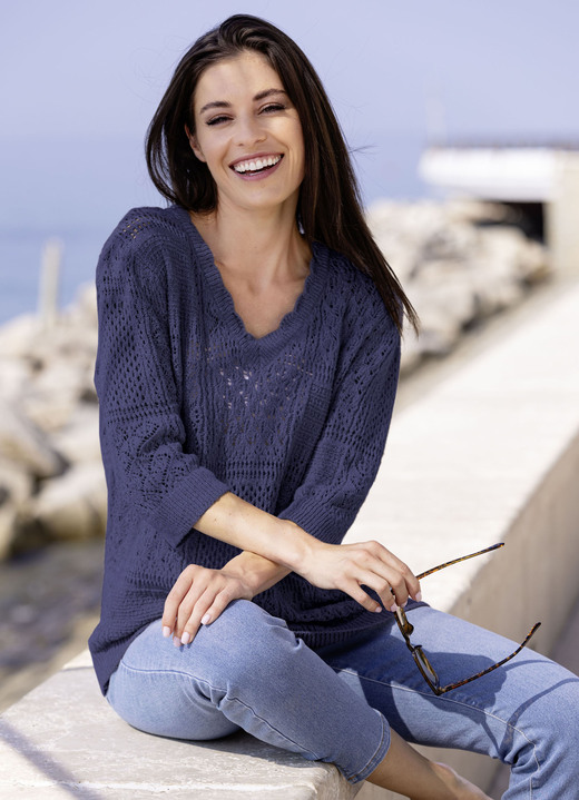 3/4-Arm - Pullover in Feinbouclé, in Größe L(44/46) bis XS(32/34), in Farbe MARINE Ansicht 1