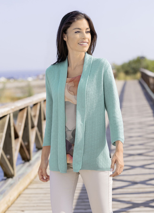 Strickjacken - Strickjacke mit feiner Struktur, in Größe 038 bis 054, in Farbe JADEGRÜN Ansicht 1
