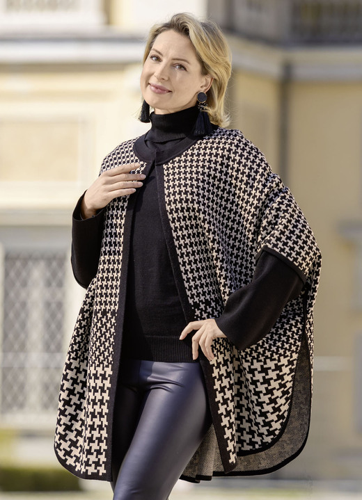 Strickjacken - Poncho in offener Form, in Größe 1(36-42) bis 3(50-54), in Farbe SCHWARZ-CREME Ansicht 1
