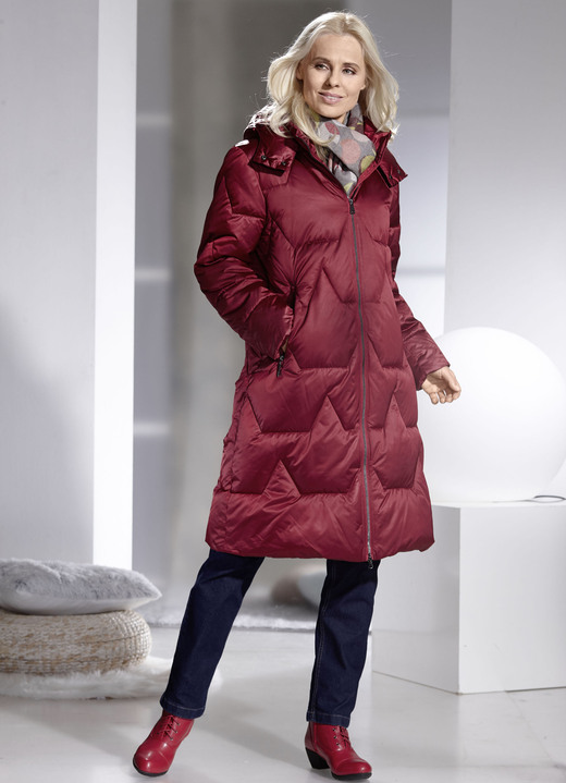 Lang - Funktionsmantel im Puffer-Style Lang - Funktionsmantel im Puffer-Style, in Größe 034 bis 050, in Farbe BURGUND