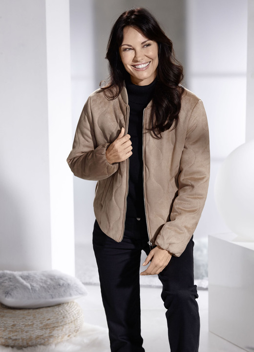 Winterjacken - Kurzjacke aus Veloursleder-Imitat, in Größe 034 bis 050, in Farbe CAMEL Ansicht 1