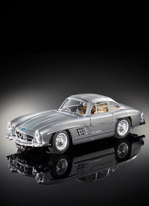 Wohnaccessoires - Mercedes-Benz 300SL als Metallspritzgussmodell, in Farbe SILBER Ansicht 1