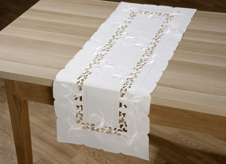 Wohnaccessoires - Tisch- und Raumdekoration mit aufwendigen Stickereien, in Größe 101 (Deckchen, 35x 50 cm) bis 404 (Kissenbezug, 40x 40 cm), in Farbe SEKT Ansicht 1