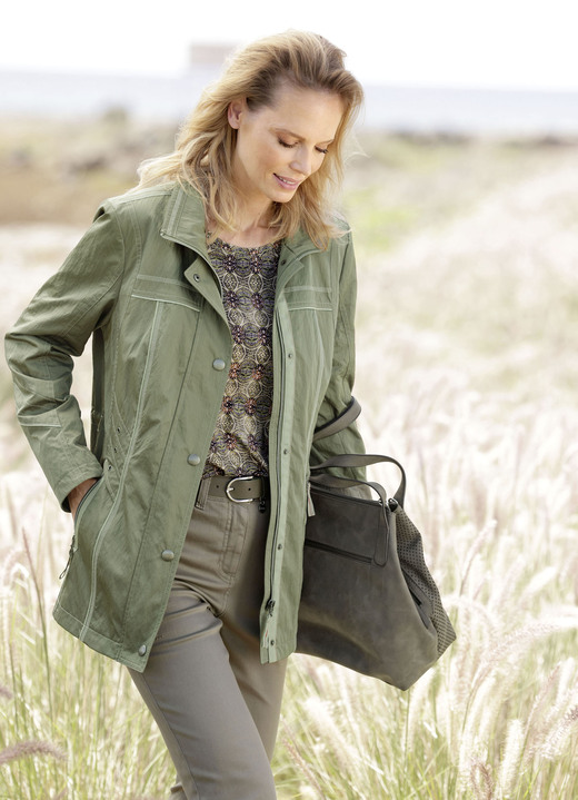 Kurz - Jacke mit Reißverschlusstaschen, in Größe 038 bis 052, in Farbe KHAKI Ansicht 1