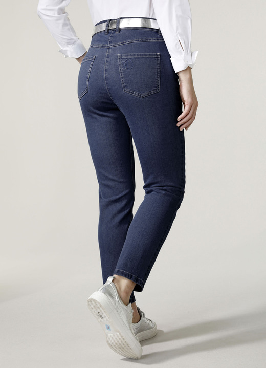 Hosen mit Knopf- und Reißverschluss - Knöchellange Jeans in 5-Pocket-Form, in Größe 019 bis 052, in Farbe DUNKELBLAU Ansicht 1