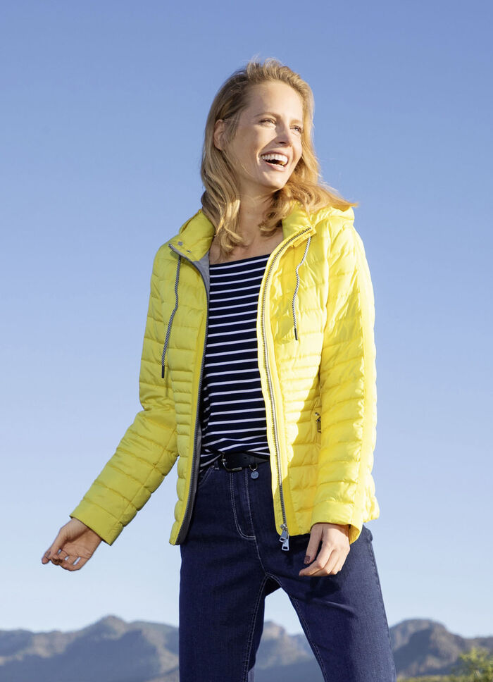 Steppjacke mit recyceltem Materialanteil