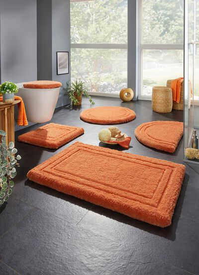 Badgarnitur mit rutschhemmender R&uuml;ckseite 