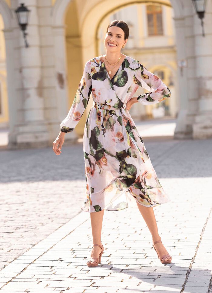 Kleid mit Bindegürtel 