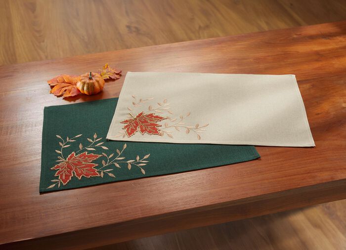 Herbstliche Tisch- und Raumdekoration mit aufwendigen Applikationen 