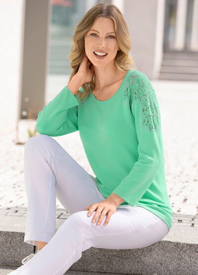 Pullover mit edler Spitze 