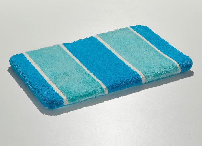 Badgarnitur mit rutschhemmender R&uuml;ckseite 