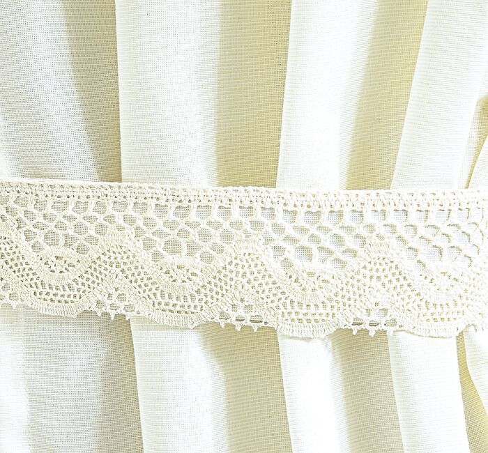 &Uuml;bergardine mit aufgesetzter H&auml;kelborte 