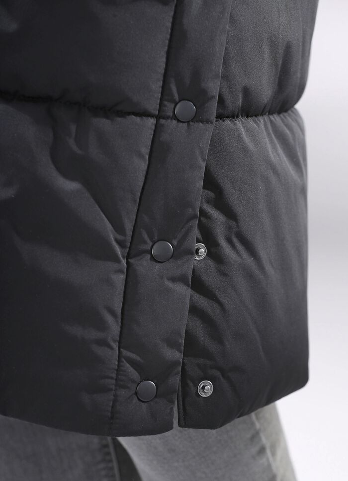 Daunenmantel mit fester Kapuze 