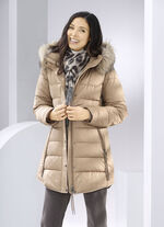 Funktionsjacke mit figurfreundlicher L&auml;ngssteppung seitlich 