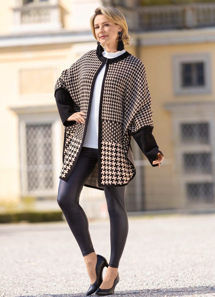 Poncho in offener Form 