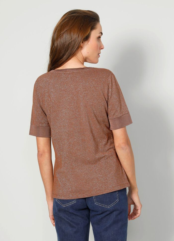 Shirt in leicht taillierter Form 