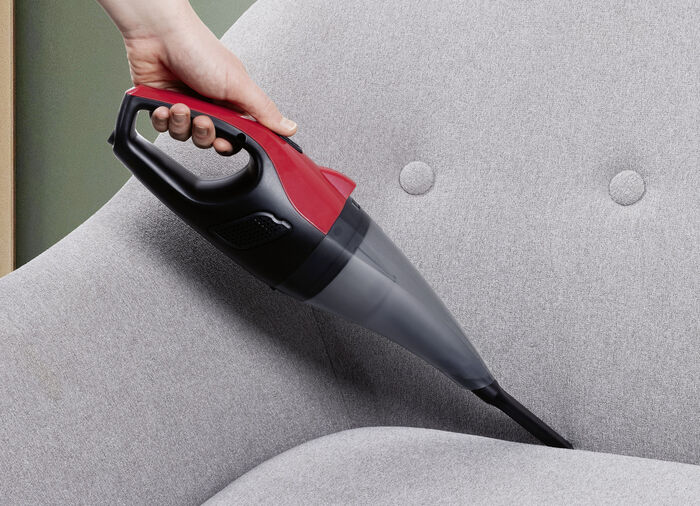 Akku-Handstaubsauger &ndash; saugt Schmutz und Fl&uuml;ssigkeiten einfach weg 