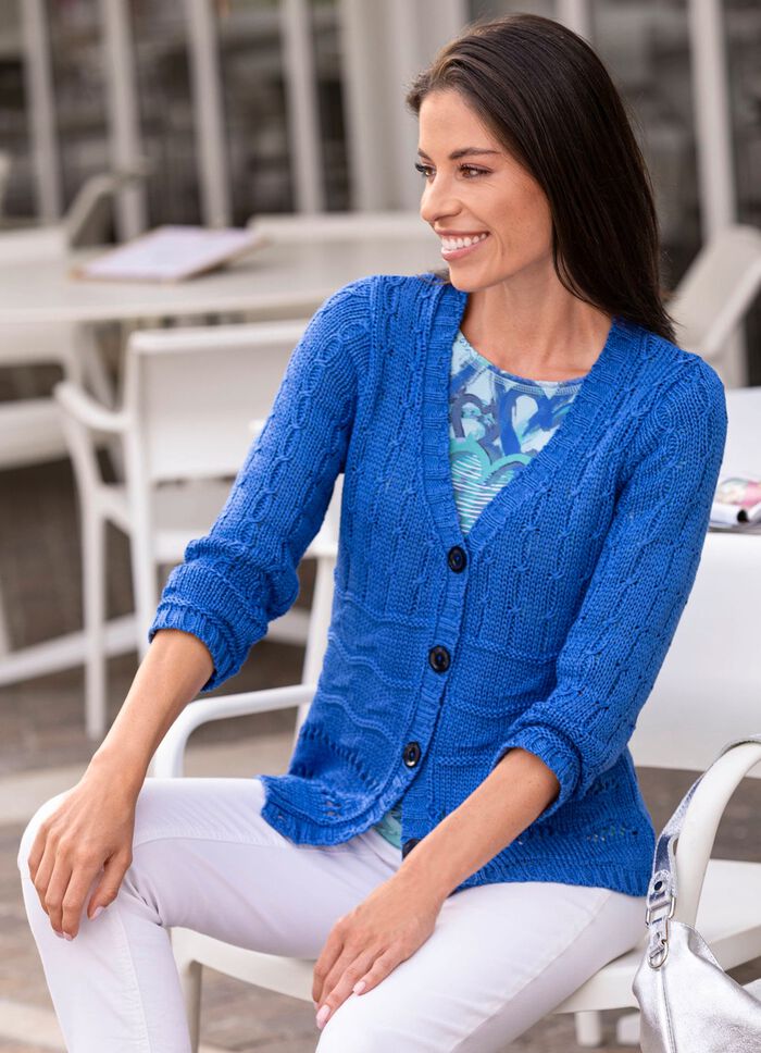 Strickjacke aus Bändchengarn 