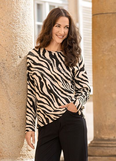 Shirt mit Pl&auml;ttzchenzier im Vorderteil 