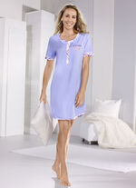 Zweierpack Nachthemden aus nachhaltigem Baumwollanbau mit Knopfleiste 1X FLIEDER, 1X ZARTROSA