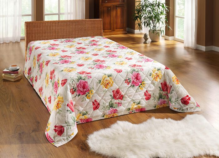 Tagesdecke und Kissenbez&uuml;ge mit Blumenmotiv 