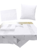Tischdecke mit dekorativer Lochstanzung WEISS