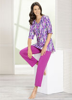 Hausanzug mit V-Ausschnitt 