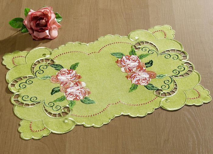 Aufwendig gearbeitete Accessoires GRÜN