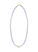 Halskette mit Perlenschimmer und Edelsteinglanz 