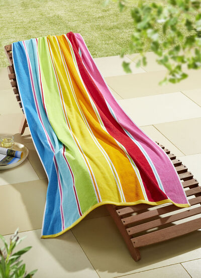 Velours-Strandlaken mit besonders saugfähiger Rückseite  Velours-Strandlaken mit besonders saugfähiger Rückseite