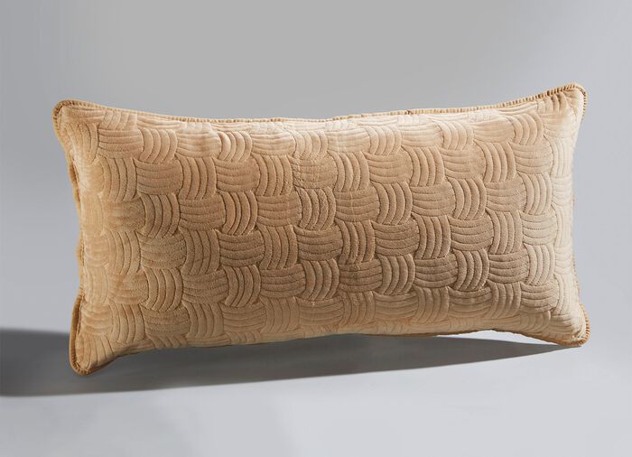 Wunderbar weiche Tagesdecke in Samtoptik und Kissenbez&uuml;ge 