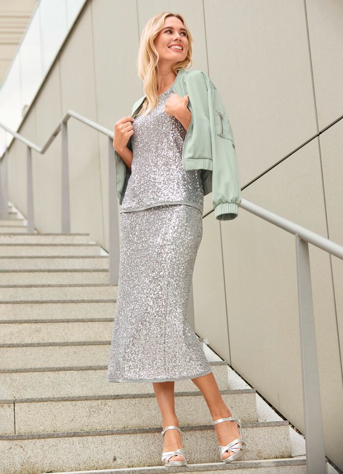 Rock mit funkelnden Pailetten  