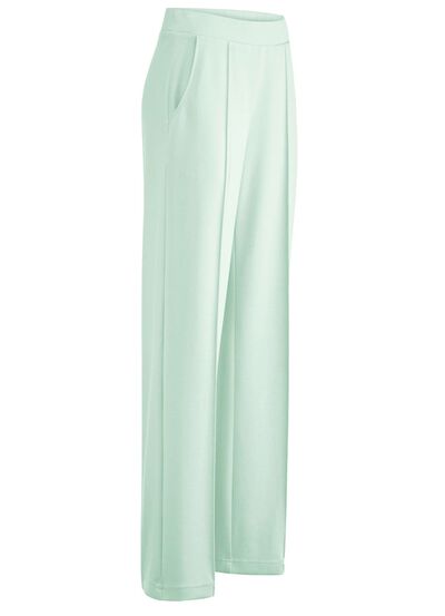 Hose in modischer Weite 