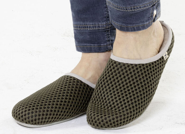 Leichte Herren-Hausschuhe, mit herausnehmbarem Fu&szlig;bett KHAKI