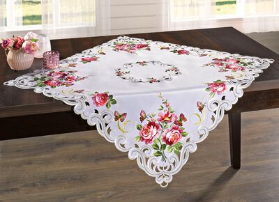 Tisch- und Raumdekoration mit Rosen-Motiven 