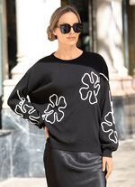 Pullover mit aufwendigen Blütenapplikationen 