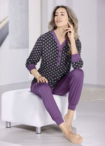 Schlafanzug aus Baumwolle, Knopfleiste und Bündchenabschlüsse 