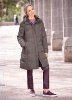 Kurzmantel mit größenverstellbarer Kapuze 