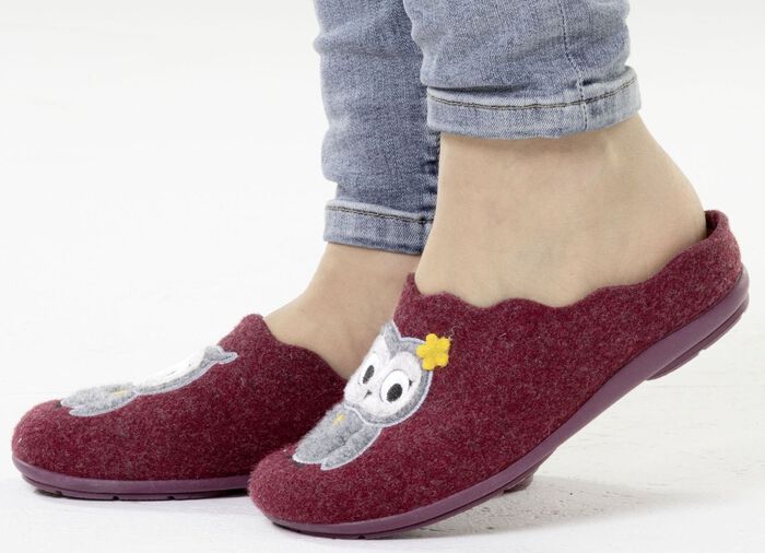 Laurina, klassiche Damen-Hausschuhe, mit herausnehmbarem Fu&szlig;bett BORDEAUX