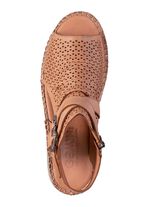 Gemini Sandale aus weichem Nappaleder mit Zierperforation CAMEL