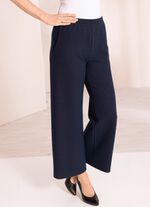 Hose mit aktuellen Nadelstreifen 