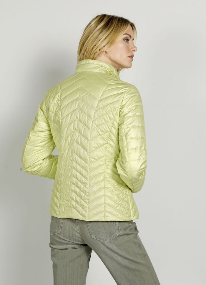 Steppjacke mit recycelter Wattierung
