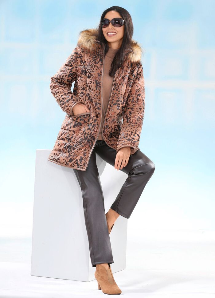 Jacke mit abnehmbarer Kapuze 