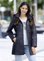 Jacke im angesagten Materialmix