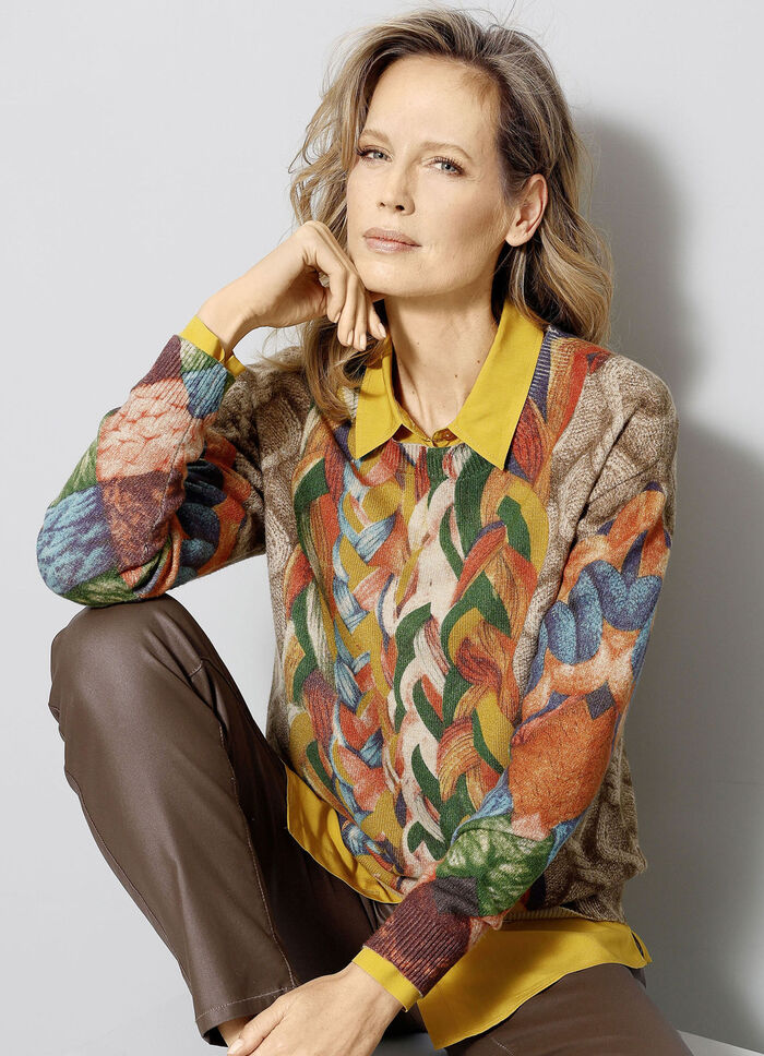 Pullover in Grafikdessin 