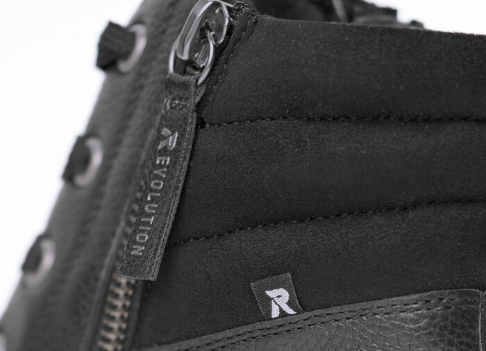 Rieker, trendige Damen-Boots, Winterschuhe, mit herausnehmbarem Fußbett SCHWARZ